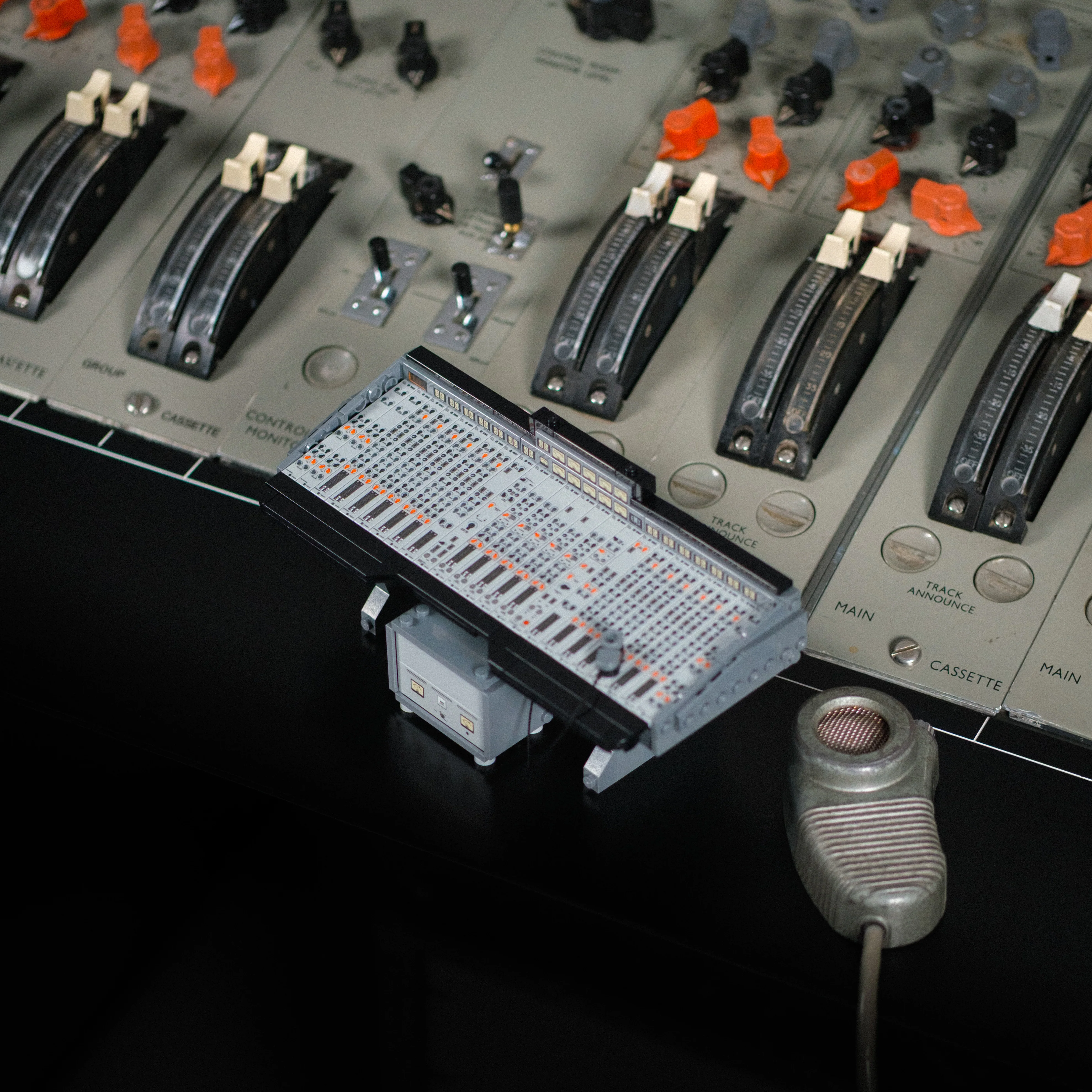 EMI TG12345 Mk I Mixing Console Custom Building Set - Image 4